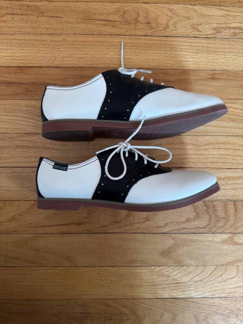 Eastland Women's Black & White Sadie Oxfords - Saddle Shoes Golf US 10 EUR 42 - Picture 6 of 8